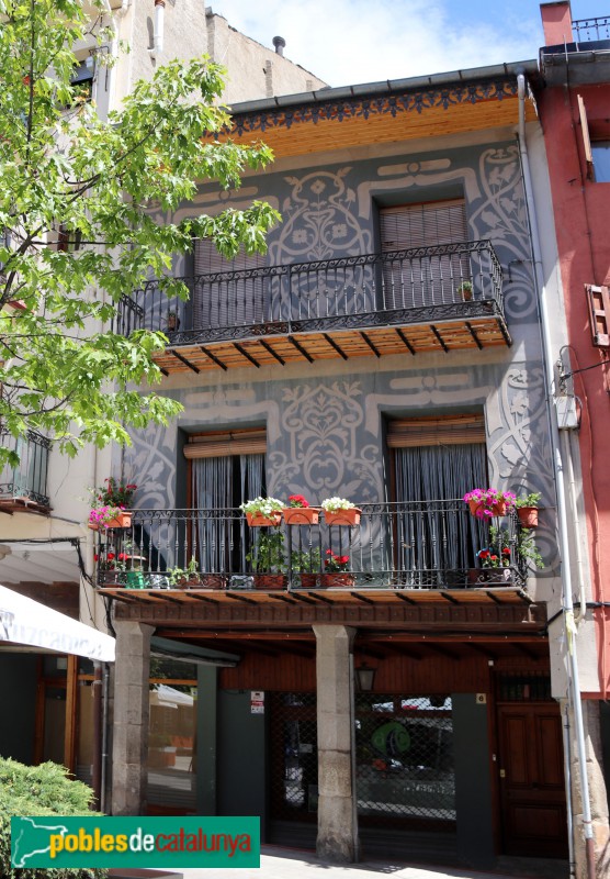 Puigcerdà - Casa de la plaça Cabrinetty, 6
