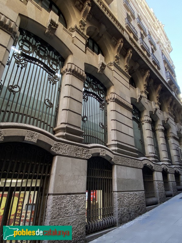 Barcelona - Banc Hispano Americà, façana Estruc