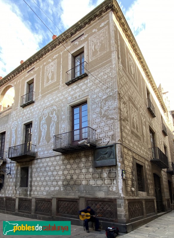 Barcelona - Casa dels Canonges del carrer Pietat