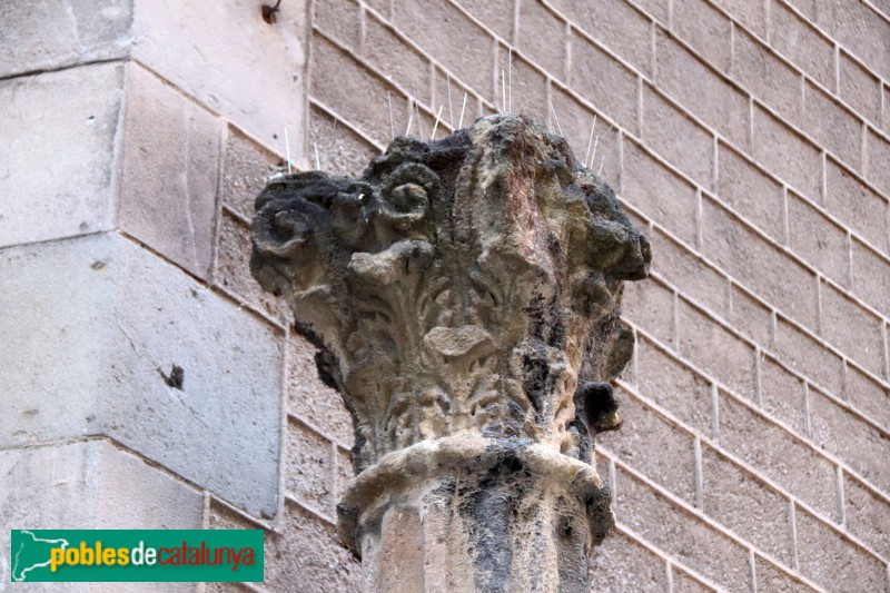 Barcelona - Columnes romanes del Verger del Palau