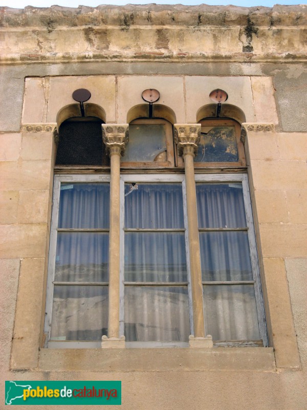 Esparreguera - Casa de la finestra coronella
