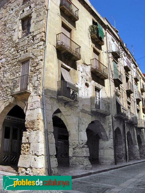 Tarragona - Porxos carrer Merceria (Foto: Albert Esteves, 2007) Tarragona - Porxos carrer Merceria
