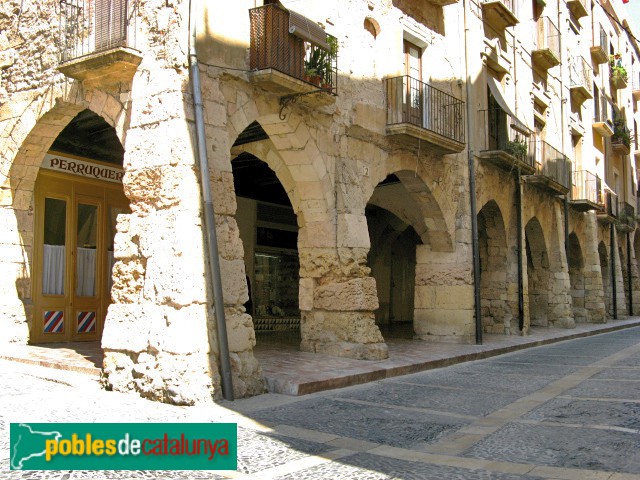 Tarragona - Porxos carrer Merceria (Foto: Albert Esteves, 2007) Tarragona - Porxos carrer Merceria