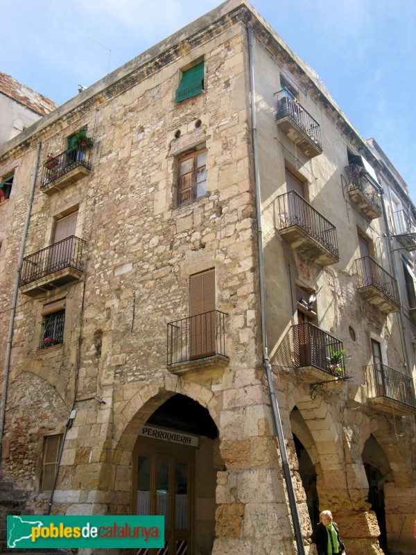 Tarragona - Porxos del carrer Merceria (Foto: Albert Esteves, 2007) Tarragona - Porxos del carrer Merceria