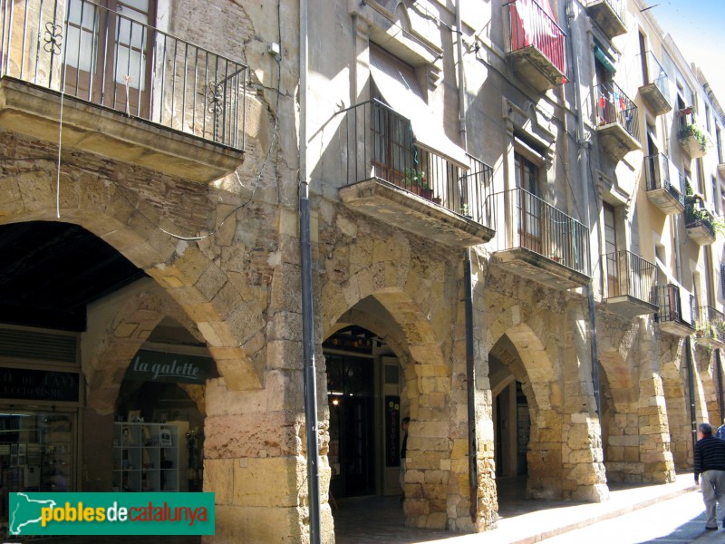 Tarragona - Porxos del carrer Merceria (Foto: Albert Esteves, 2007) Tarragona - Porxos del carrer Merceria