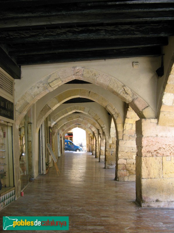 Tarragona - Porxos del carrer Merceria (Foto: Albert Esteves, 2007) Tarragona - Porxos del carrer Merceria