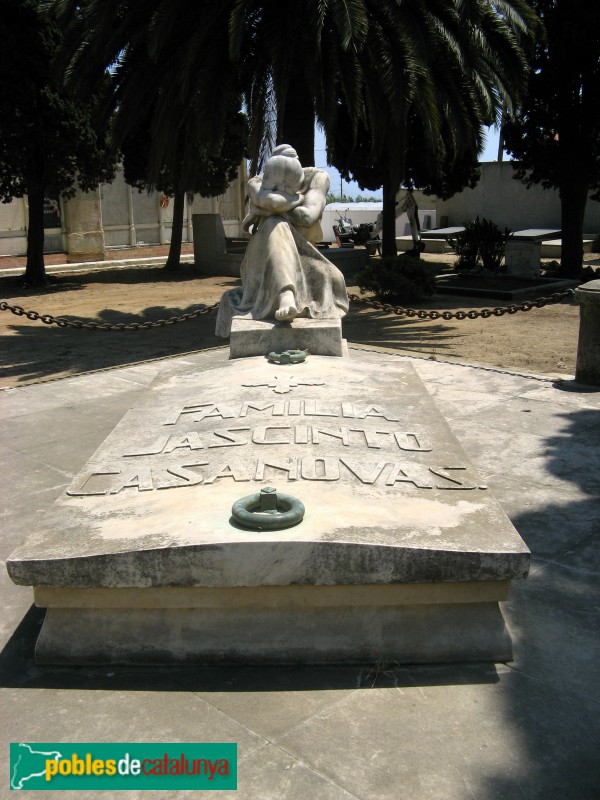 Vilassar de Mar - Cementiri. Sepulcre Casanovas