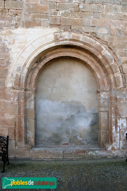 Bovera - Portal de l'església antiga