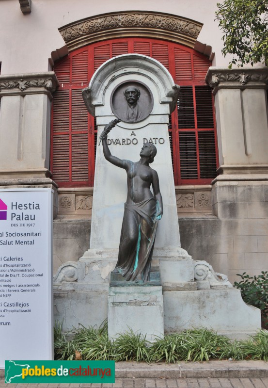 Barcelona - Quinta de Salut L'Aliança. Monument a Eduardo Dato