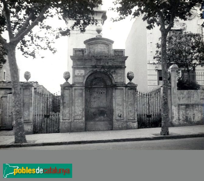 Font i torre d'aigua del carrer Campoamor - Arxiu Municipal del Districte d' Horta-Guinardó