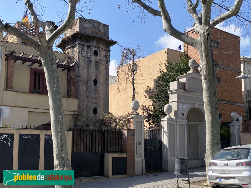 Barcelona - Font i torre d'aigua del carrer Campoamor