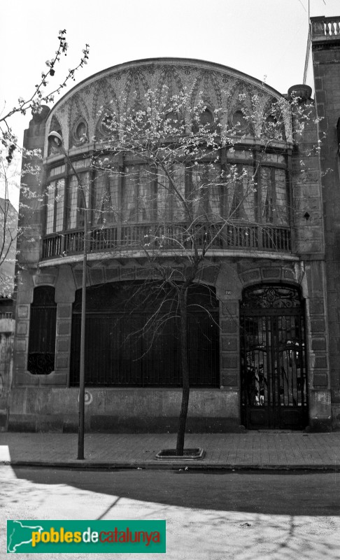 Barcelona - La casa Salvat, l'any 1972, abans de la seva transformació