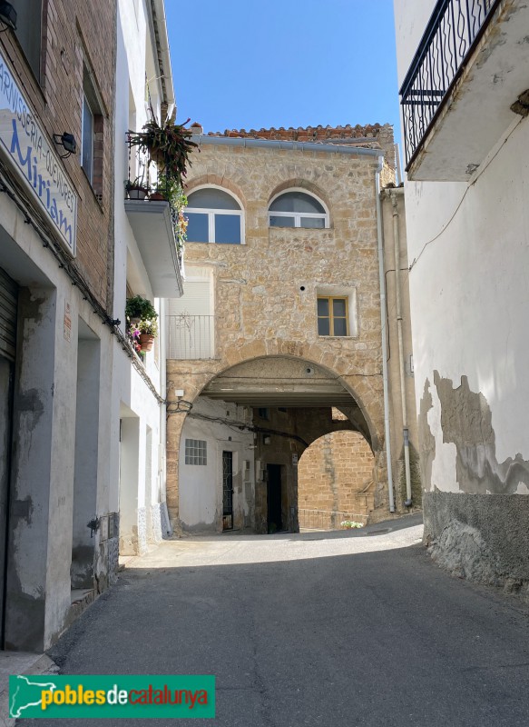 Juncosa - Portal de la plaça de l'Església