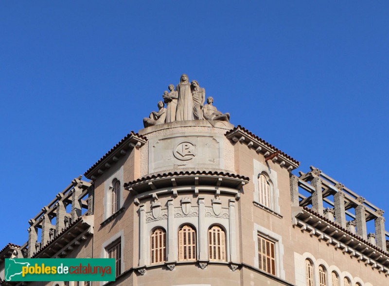 Sabadell - Grup escultòric de l'edifici de la Caixa