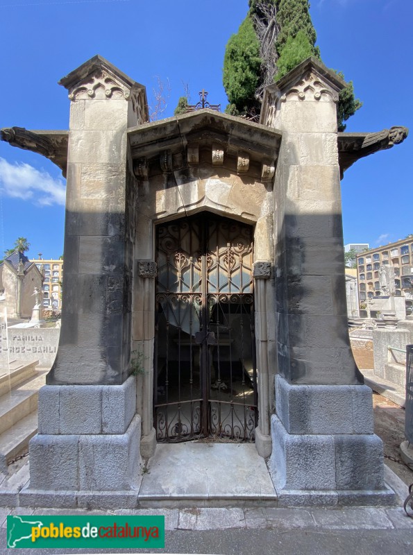 Barcelona - Cementiri de les Corts. Panteó Romaní-Blanch
