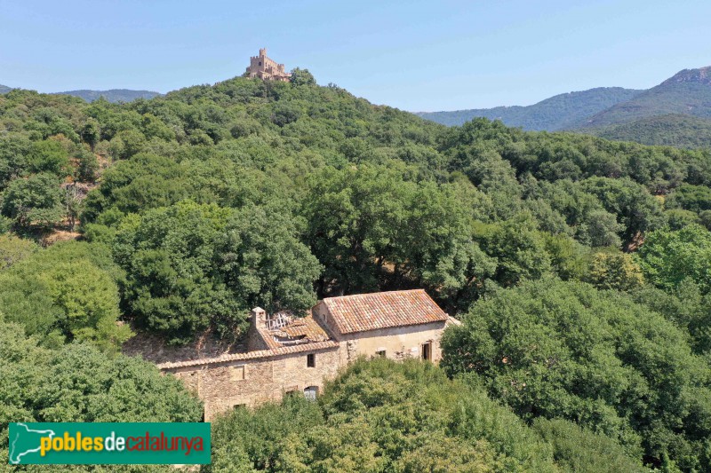 La Jonquera - Santa Maria de Requesens (Mas de l'Església Vella) (Foto: Francesc Vidal-Barraquer, 2021) La Jonquera - Santa Maria de Requesens (Mas de l'Església Vella)