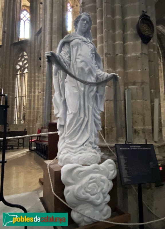 Tortosa - Escultura de la Verge de la Cinta, exposada a la Catedral abans de ser incorporada a la façana