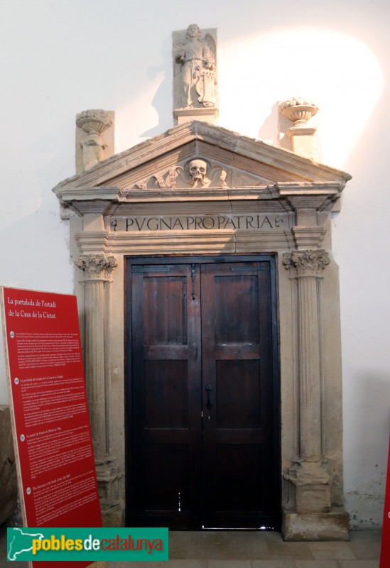 Tortosa - Església de Sant Domènec. Porta de l'estudi de la Casa de la Ciutat