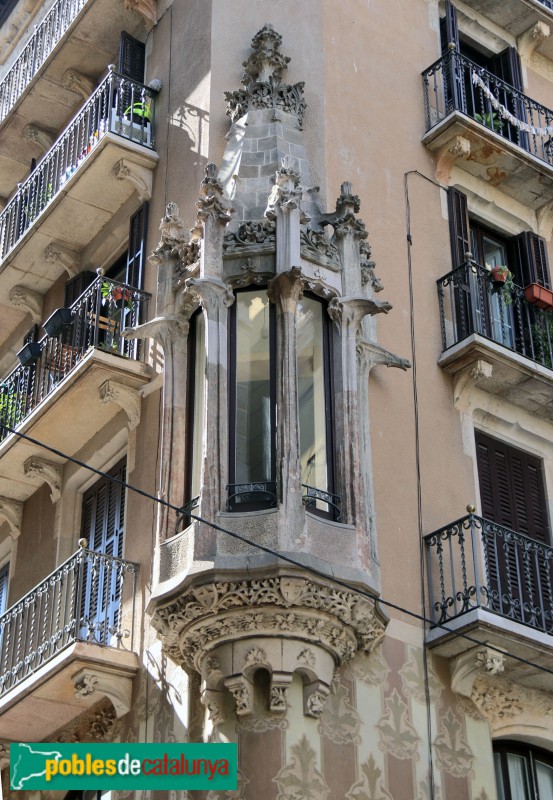 Barcelona - Plaça de les Olles, 2 (Foto: Albert Esteves, 2021) Barcelona - Plaça de les Olles, 2
