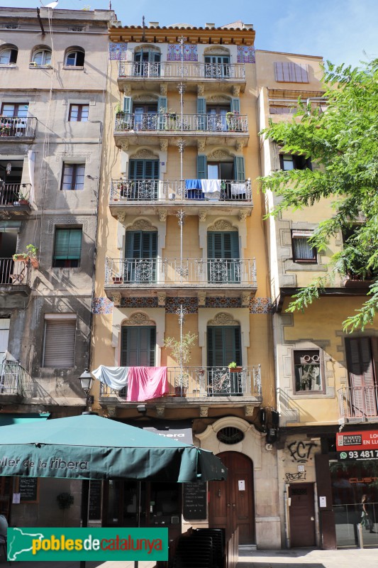 Barcelona - Plaça de les Olles, 6 (Foto: Albert Esteves, 2021) Barcelona - Plaça de les Olles, 6
