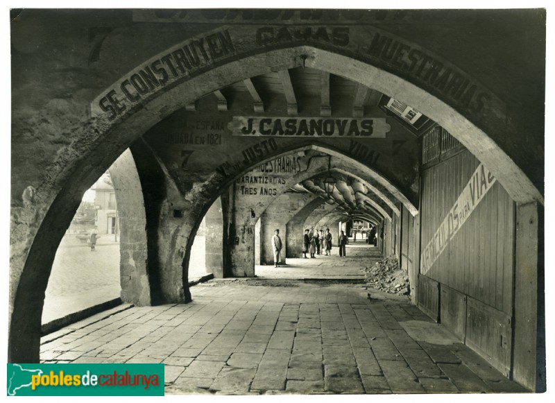 Voltes dels encants abans de la reforma. Arxiu Fotogràfic de Barcelona, 1908