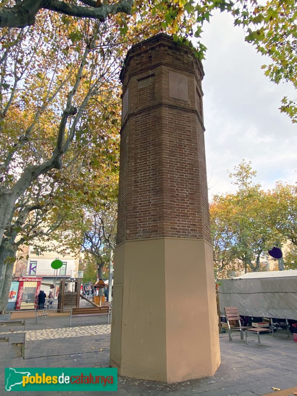 Granollers - Torre d'aigua de la plaça de la Corona