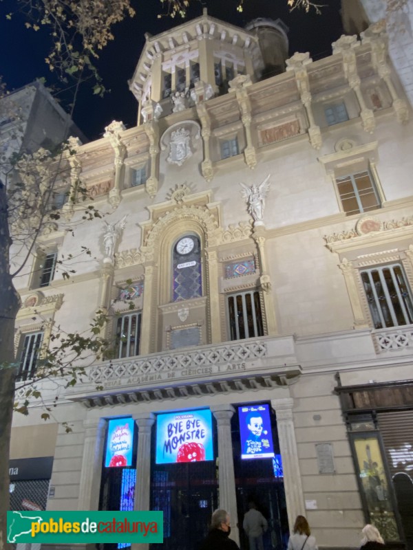 Barcelona - Reial Acadèmia de les Ciències i les Arts, de nit