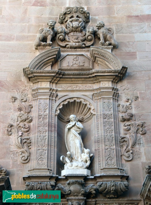 Caldes de Montbui - Església de Santa Maria. Portada barroca. Detall