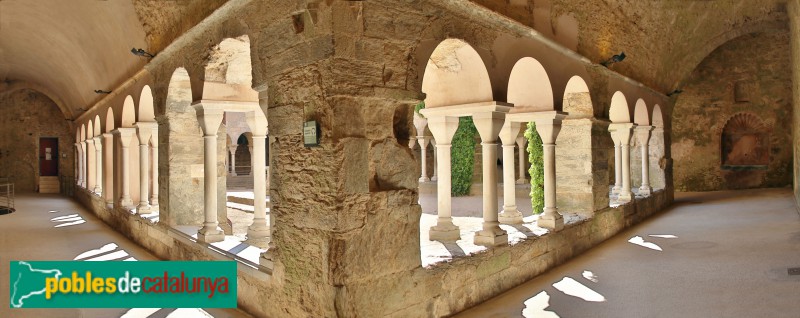 Sant Pere de Rodes. Galeries del claustre superior