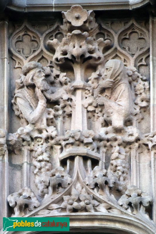 Barcelona - Palau del Baró de Quadras. Escultures