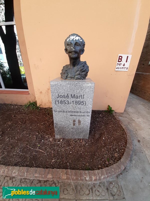 Antiga fàbrica Fabra i Coats. Bust de José Martí