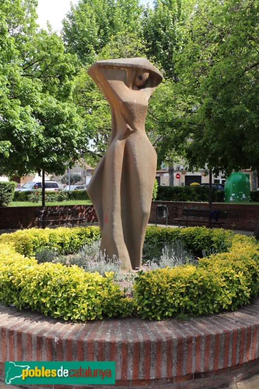 Sant Fost de Campsentelles - Escultura Dona d'aigua