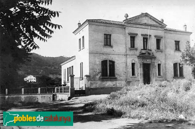 Montornès del Vallès - Antigues escoles. Postal antiga