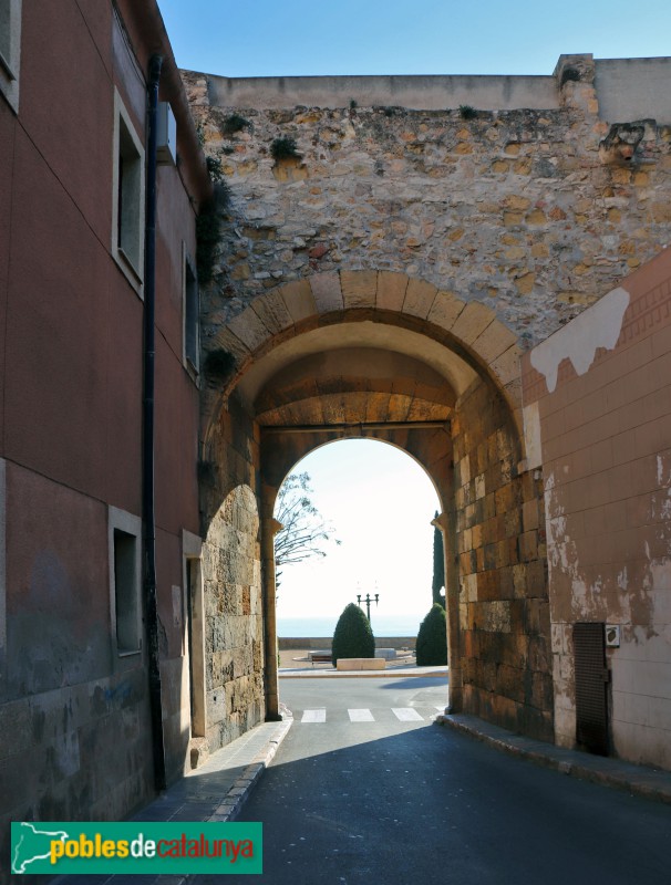 Tarragona - Portal de Sant Antoni (Foto: Albert Esteves, 2022) Tarragona - Portal de Sant Antoni