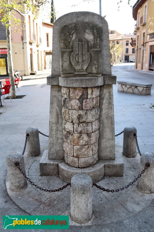 Centelles - Monument a Clavé