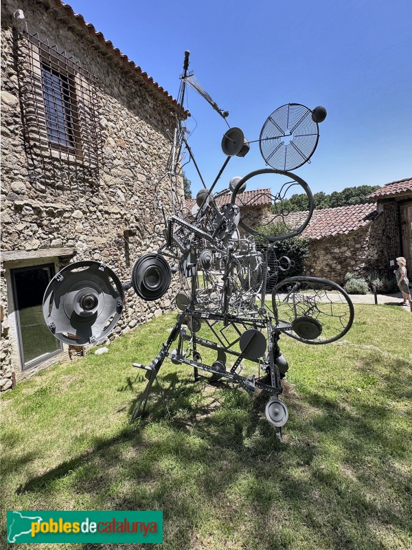 Gualba - Escultura a can Figueres