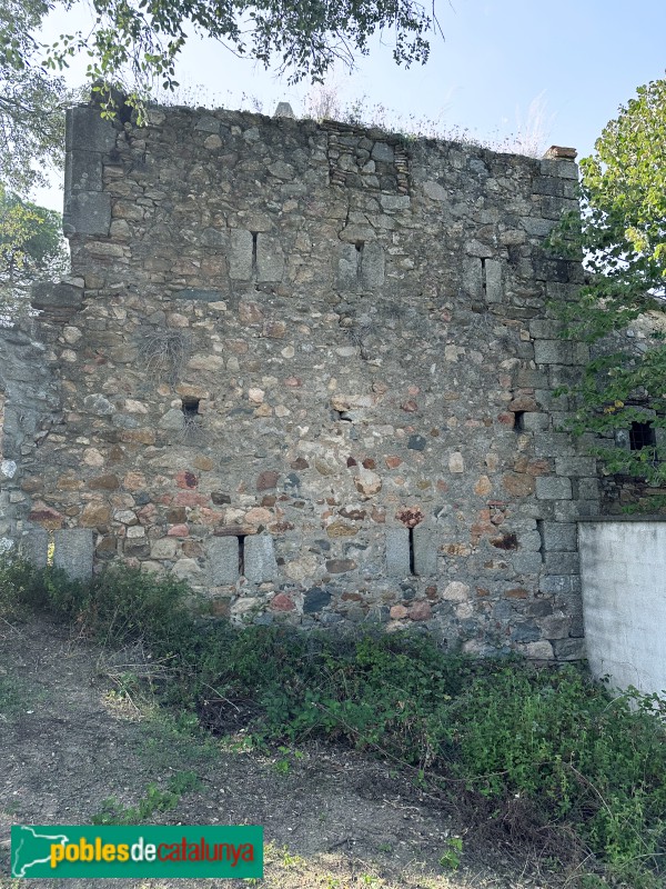 Vilalba Sasserra - Restes de la casa forta dels Vilalba