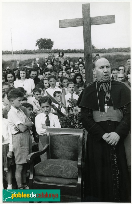 El bisbe Modrego  a la benedicció de la primera pedra de l'església de Sant Antoni de Vilamajor