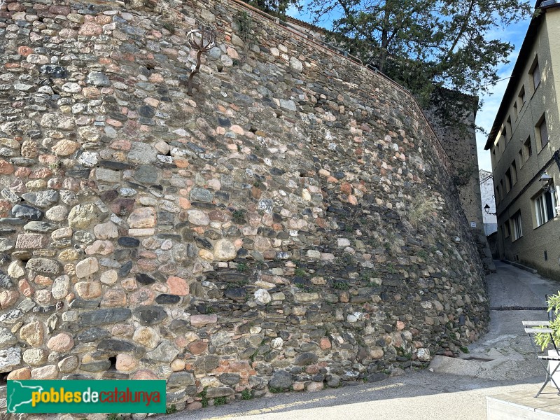 Sant Pere de Vilamajor - Muralla del recinte sobirà de la Força