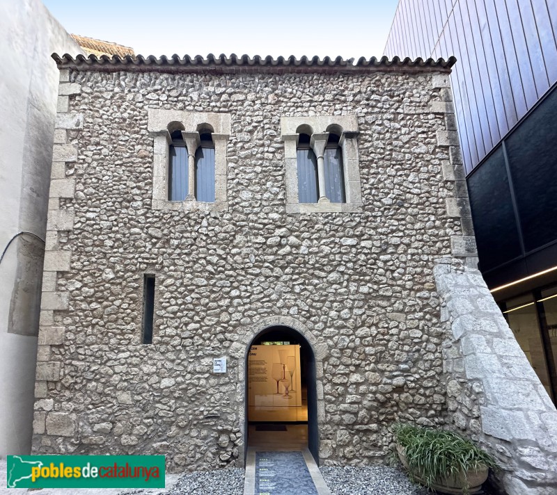 Vilafranca del Penedès - Capella de Sant Pelegrí. façana posterior