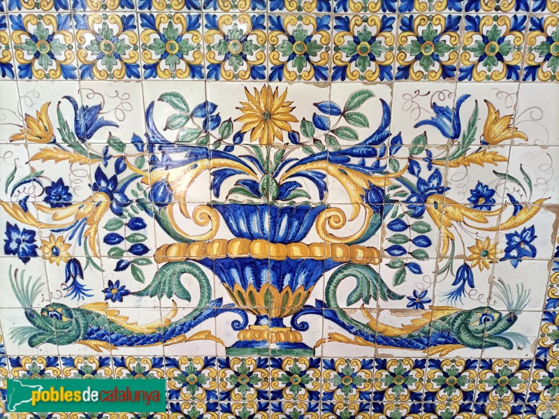 Barcelona - Casa de l'Ardiaca. Mosaics noucentistes