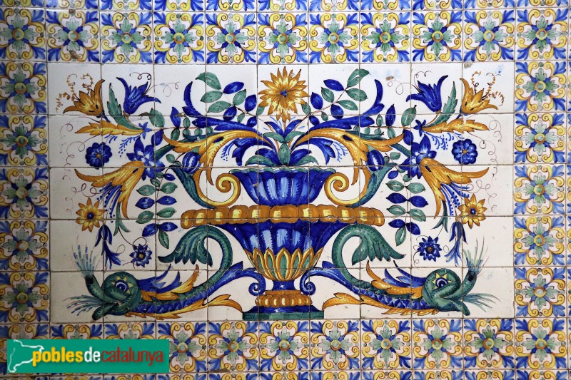 Barcelona - Casa de l'Ardiaca, claustre. mosaics