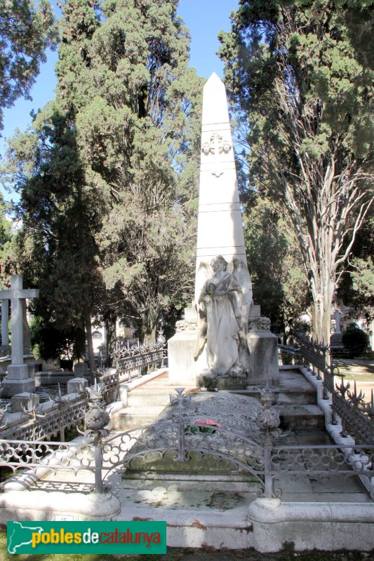 Vilafranca del Penedès - Cementiri. Sepulcre Miquel Torres Vendrell