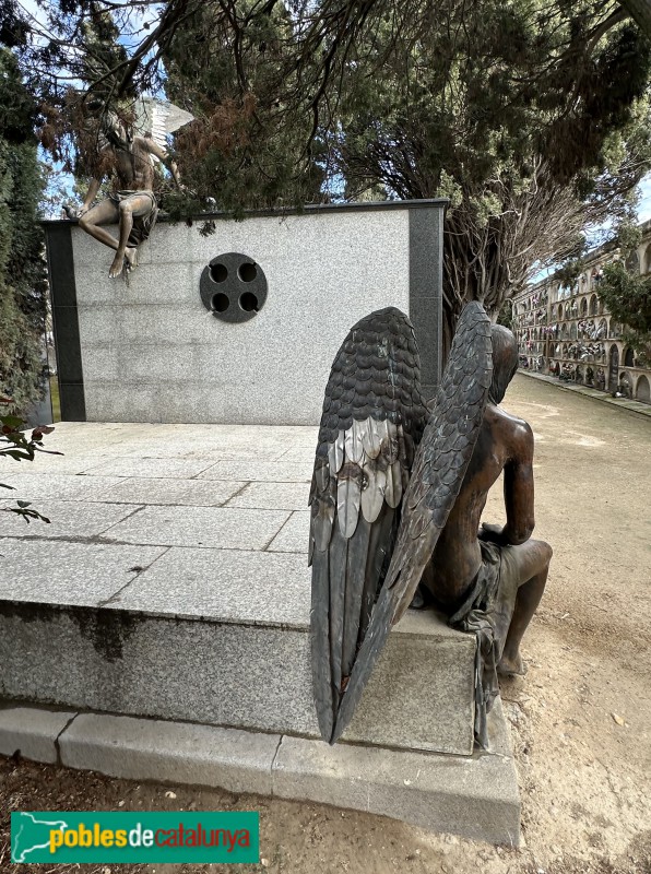 Vilafranca del Penedès - Cementiri. Panteó Massanell Bolet