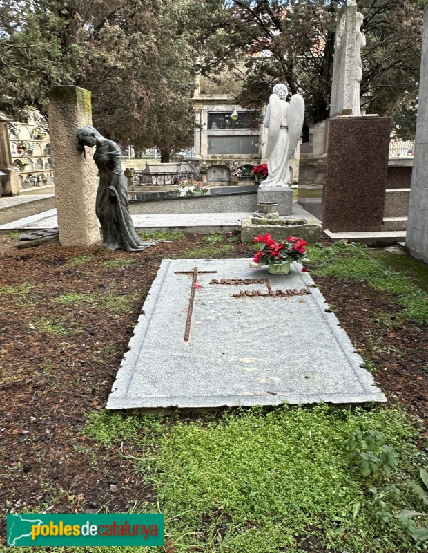 Vilafranca del Penedès - Cementiri. Sepulcre Massanell - Messalles