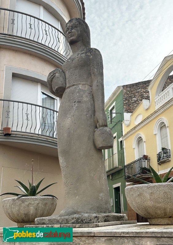 Godall - Escultura a la plaça Pou Bo