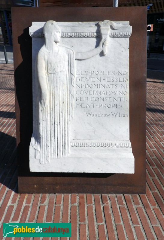 Figueres - Monument al dret dels pobles