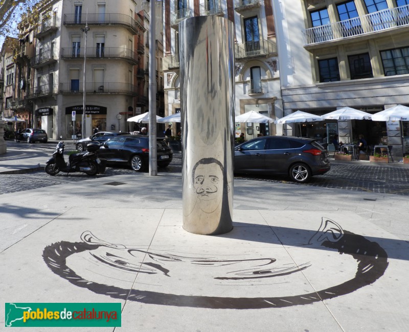 Figueres - Retrat de Dalí