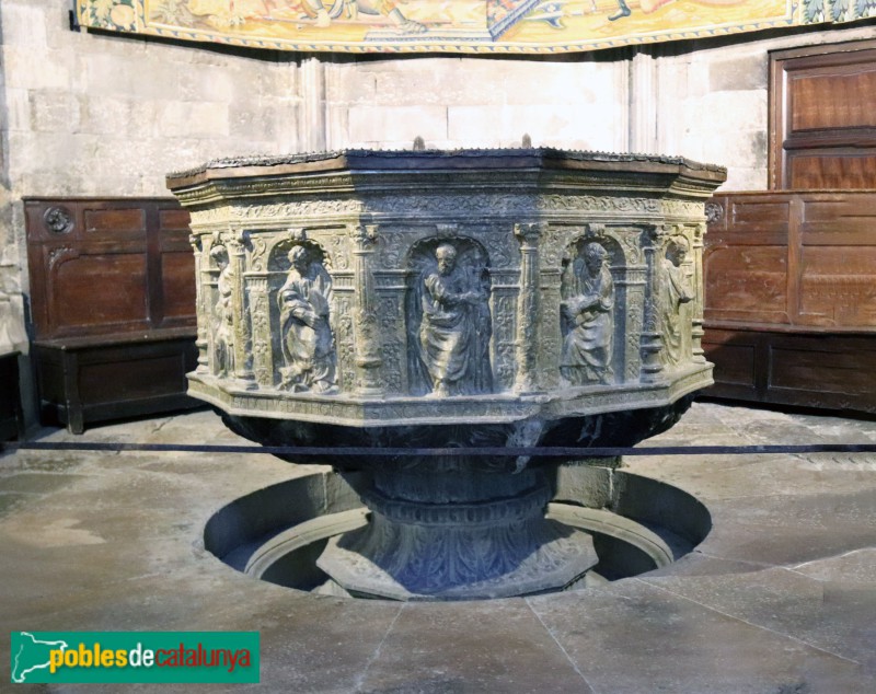 Girona - Catedral. Pica baptismal