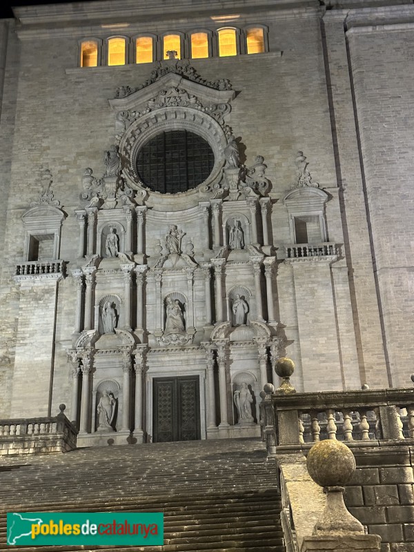 Girona - Catedral. Façana principal, de nit
